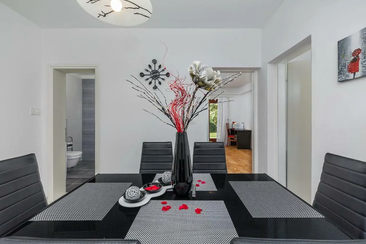***  Guest House Ravnic Пореч Хорватия
